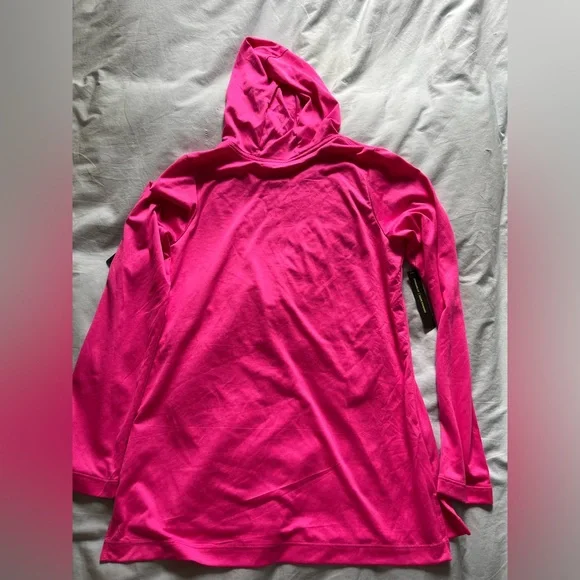 NWT: Nike DRI fit long sleeve with hood